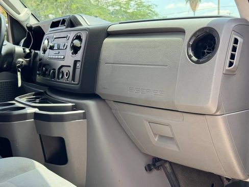 Used 2012 Ford E-350 and Econoline 350 XLT RWD image 27