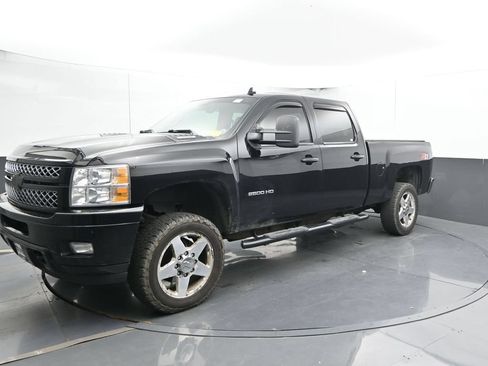 Used 2014 Chevrolet Silverado 2500 LTZ w/ LTZ Plus Package AWD/4WD image 7