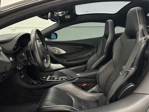 Used 2021 McLaren GT RWD image 11