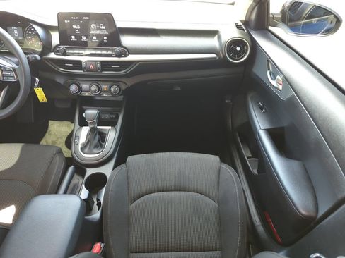 Used 2021 Kia Forte LXS FWD image 16