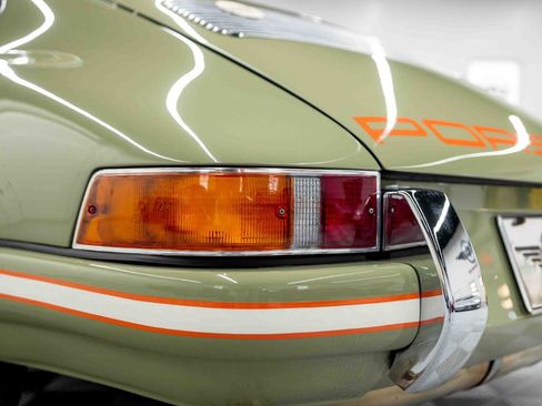 Used 1987 Porsche 911 Carrera RWD image 25