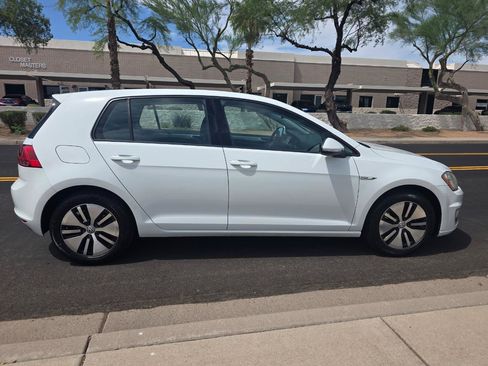 Used 2016 Volkswagen e-Golf SE w/ DC Fast Charging Package FWD image 24