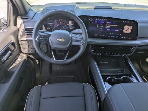 New 2026 Chevrolet Suburban Premier image 21