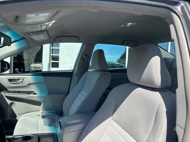 Used 2017 Toyota Camry LE FWD image 15