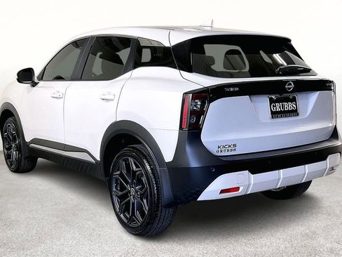 Certified 2025 Nissan Kicks SV image 17