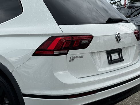 Used 2020 Volkswagen Tiguan SE R-Line FWD image 10