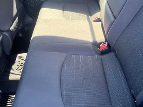 Used 2022 Toyota RAV4 SE w/ Convenience Package AWD/4WD image 10