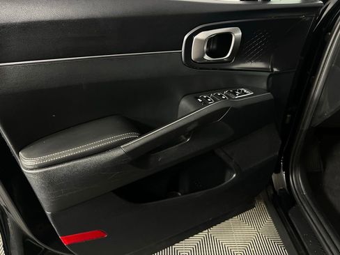 Used 2024 Kia Sorento LX image 23