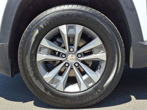 Used 2025 Chevrolet Equinox LT FWD image 8