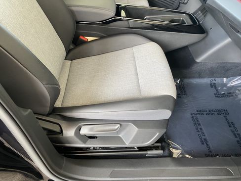 Certified 2023 Volkswagen ID.4 Pro RWD image 39