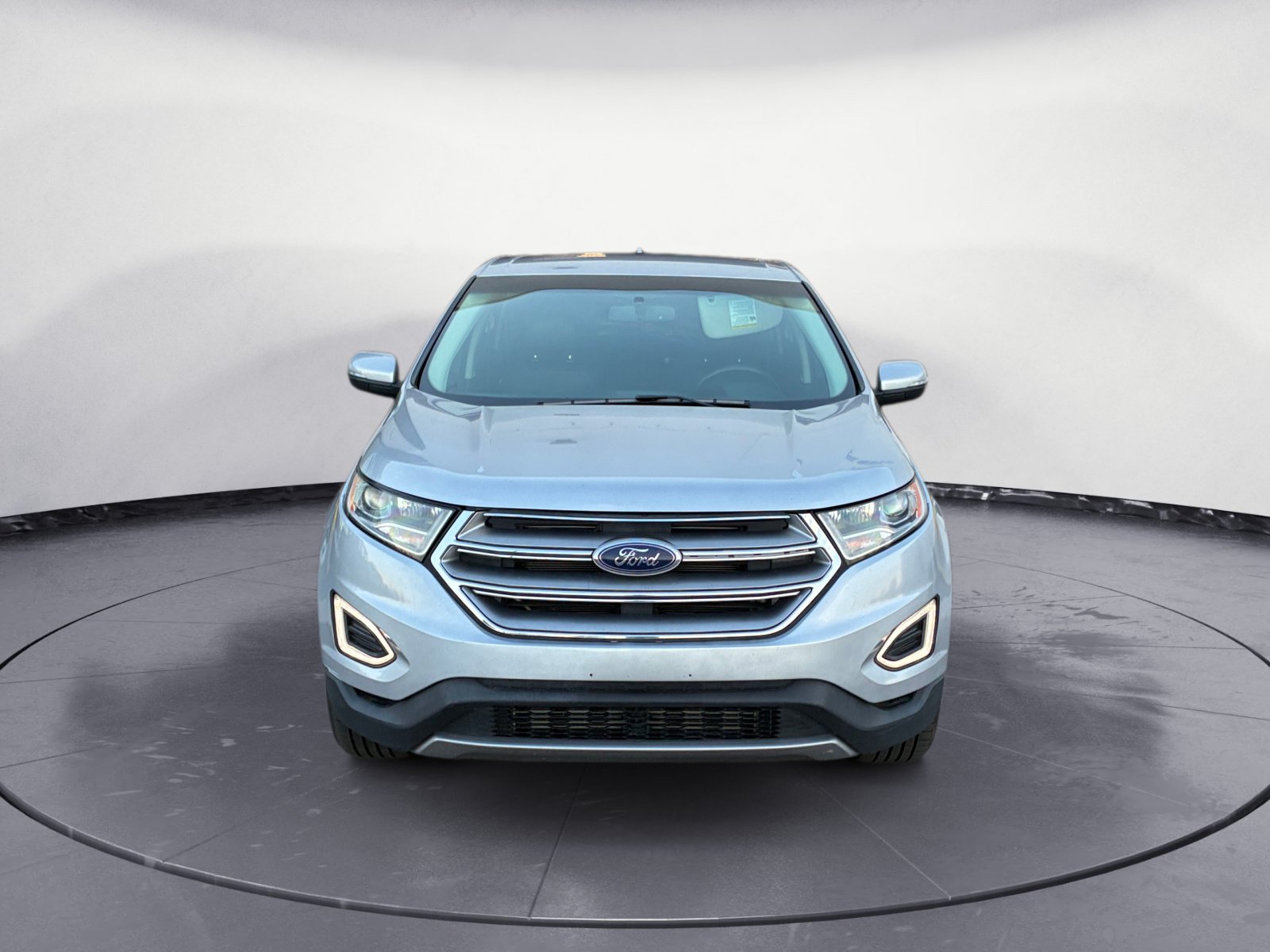 Used 2018 Ford Edge SEL w/ Equipment Group 201A FWD image 2