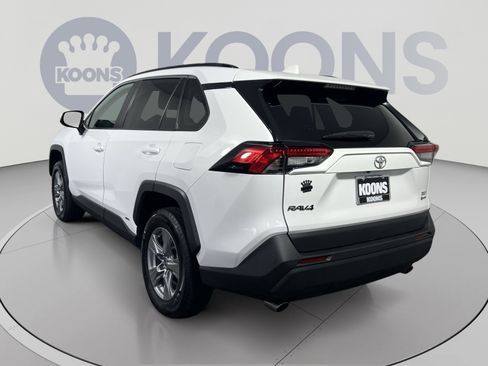 Used 2025 Toyota RAV4 XLE AWD/4WD image 4