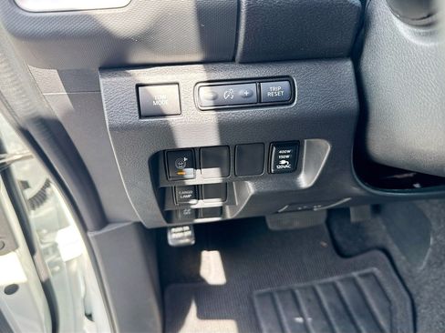 Used 2024 Nissan Frontier SV w/ SV Convenience Package RWD image 22