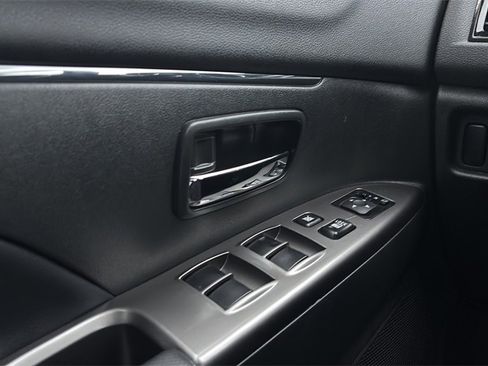 Used 2025 Mitsubishi Outlander Sport SE image 16