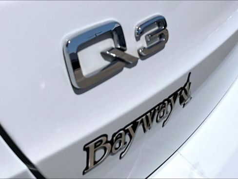 Used 2020 Audi Q3 2.0T Premium w/ Convenience Package AWD/4WD image 31