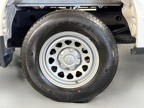 Used 2023 Chevrolet Silverado 1500 W/T image 32