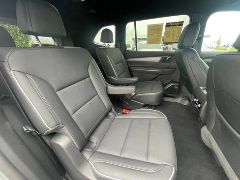Used 2025 Buick Enclave Preferred w/ Power Package FWD image 26
