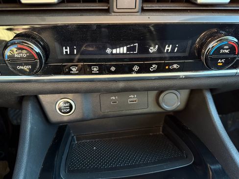 Certified 2023 Nissan Rogue SV image 27