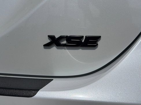 Used 2021 Toyota Camry XSE w/ Carpet Mat Package (TMS) FWD image 8