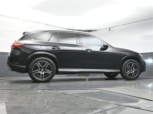 Used 2025 Mercedes-Benz GLC 300 image 40