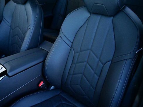 New 2026 BMW i5 eDrive40 image 8