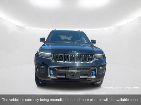 Used 2024 Jeep Grand Cherokee Overland w/ Advanced Protech Group III AWD/4WD image 2