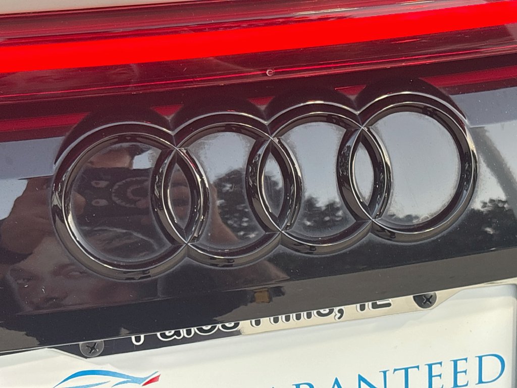 Used 2021 Audi Q8 Prestige w/ Prestige Package AWD/4WD image 10