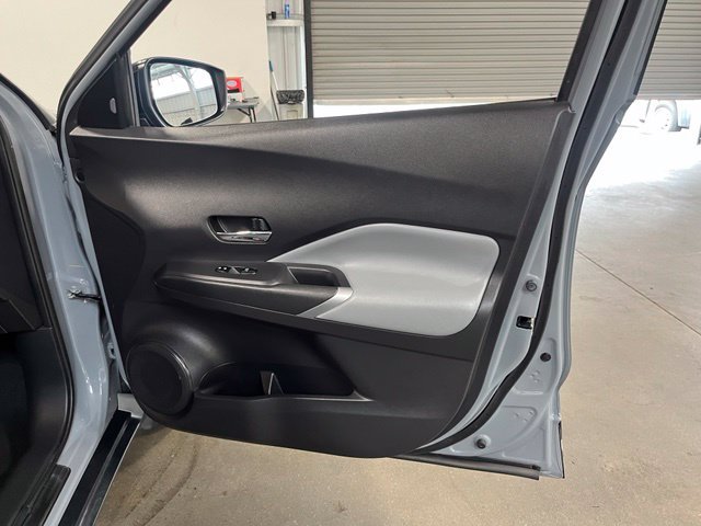 Used 2021 Nissan Kicks SR w/ SR Premium Package FWD image 13