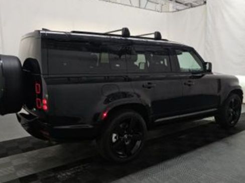 Used 2023 Land Rover Defender 130 X-Dynamic SE AWD/4WD image 3
