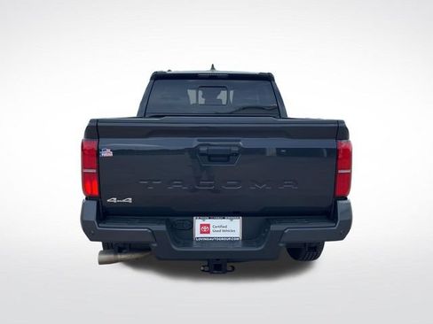 Used 2025 Toyota Tacoma SR5 AWD/4WD image 9