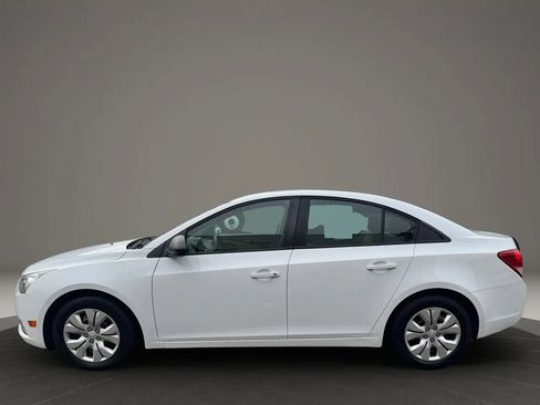 Used 2013 Chevrolet Cruze LS image 8