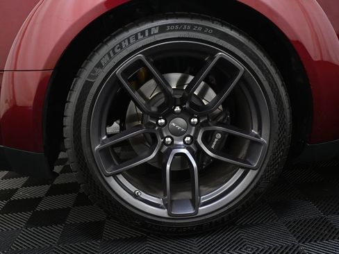 Used 2018 Dodge Challenger SRT Hellcat RWD image 31