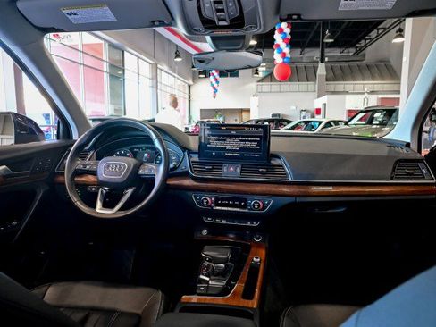 Used 2023 Audi Q5 2.0T Premium w/ Convenience Package AWD/4WD image 24