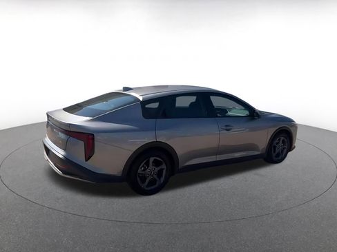 Used 2025 Kia K4 FWD image 12