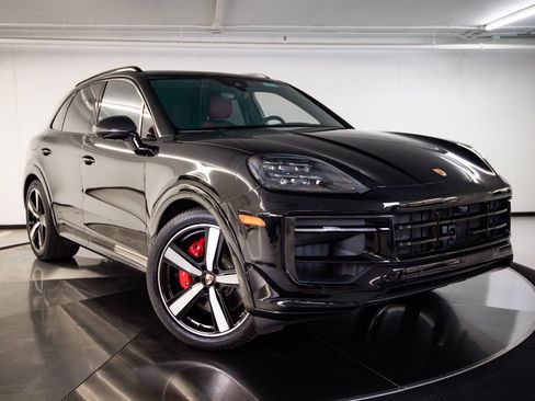 Used 2026 Porsche Cayenne GTS AWD/4WD image 9