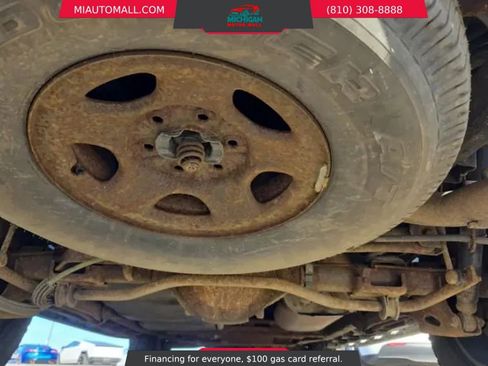 Used 2005 Chevrolet Tahoe Z71 w/ Preferred Equipment Group AWD/4WD image 27