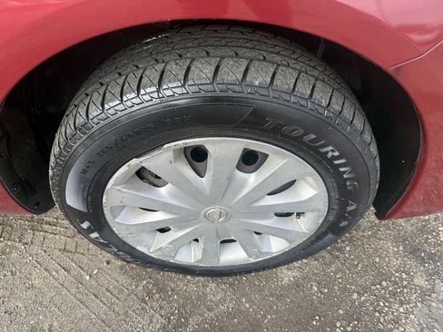 Used 2017 Nissan Versa SV image 17