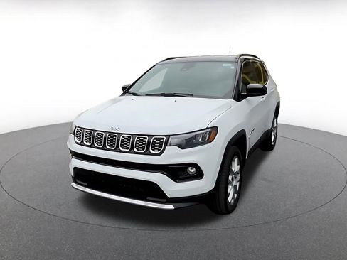 Used 2025 Jeep Compass Limited AWD/4WD image 7