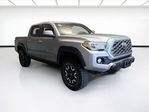 Used 2021 Toyota Tacoma TRD Off-Road w/ Technology Package AWD/4WD image 3
