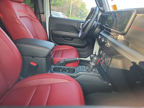 Used 2024 Jeep Wrangler Unlimited Rubicon 392 AWD/4WD image 16