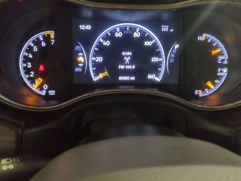Used 2020 Jeep Grand Cherokee Laredo RWD image 23