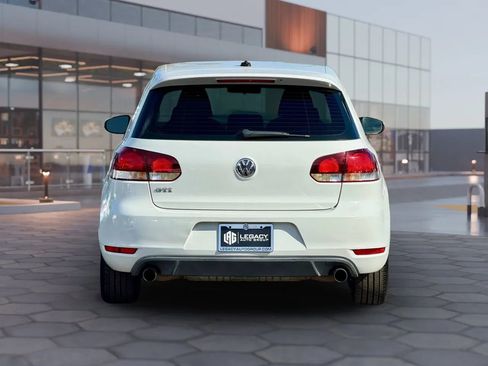 Used 2011 Volkswagen Golf 4-Door image 2