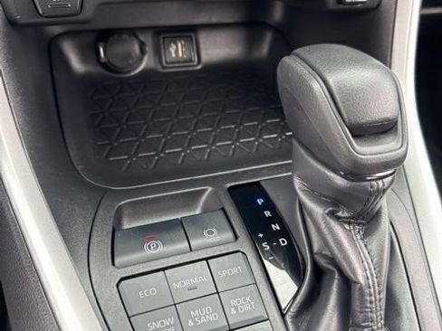 Used 2024 Toyota RAV4 XLE w/ Convenience Package image 26