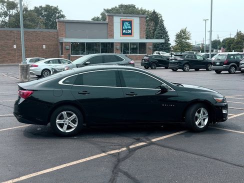 Used 2020 Chevrolet Malibu LS FWD image 3