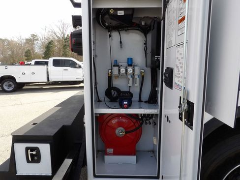 Used 2025 Ford F750 2WD SuperCab Super Duty image 84