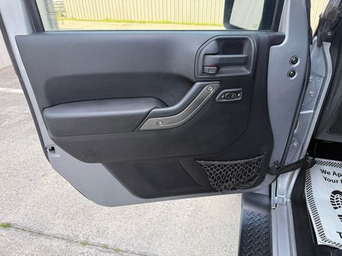 Used 2014 Jeep Wrangler Unlimited Sport w/ Quick Order Package 24S AWD/4WD image 18