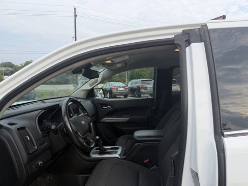 Used 2020 Chevrolet Colorado LT w/ Safety Package RWD image 14