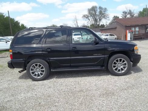Used 2005 GMC Yukon Denali AWD/4WD image 4