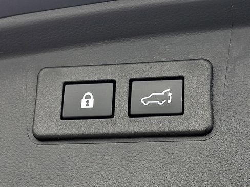 Certified 2025 Subaru Outback Limited image 31