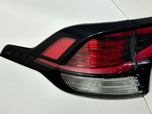 Used 2025 Kia Sportage EX FWD image 34
